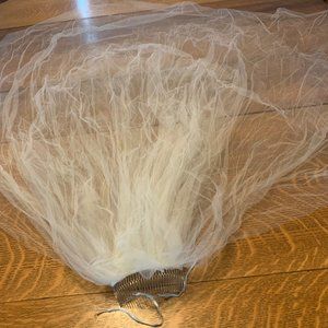 BRAND NEW Triple layer cream pristine wedding veil